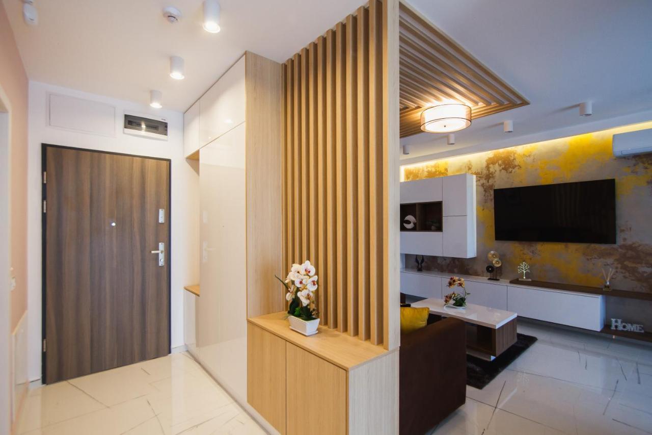 Romantic Getaway At West Residence Oradea Exterior photo