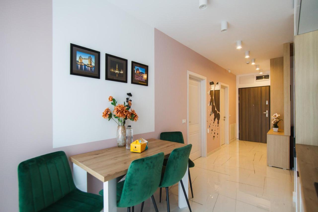 Romantic Getaway At West Residence Oradea Exterior photo