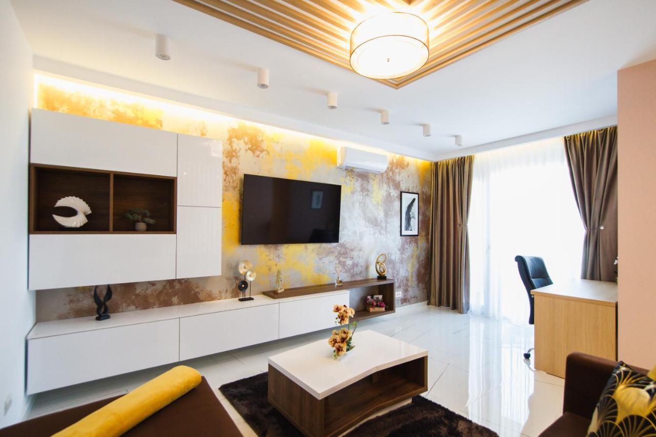 Romantic Getaway At West Residence Oradea Exterior photo